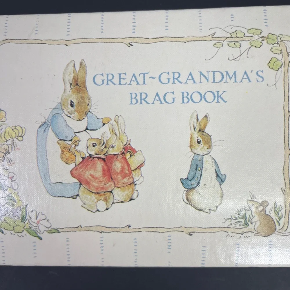 Vintage Beatrix Potter Great Grandma Brag Book Photo Album Peter Rabbit 1990